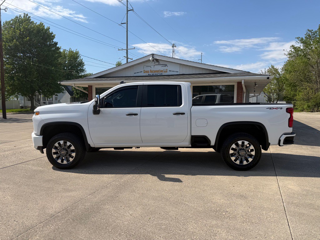 2021 Chevrolet Silverado 1500 Image 2