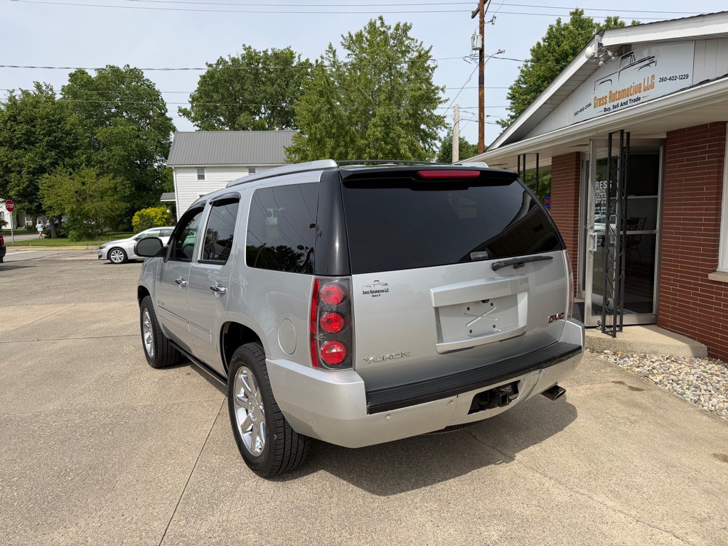 2013 GMC Yukon Image 2