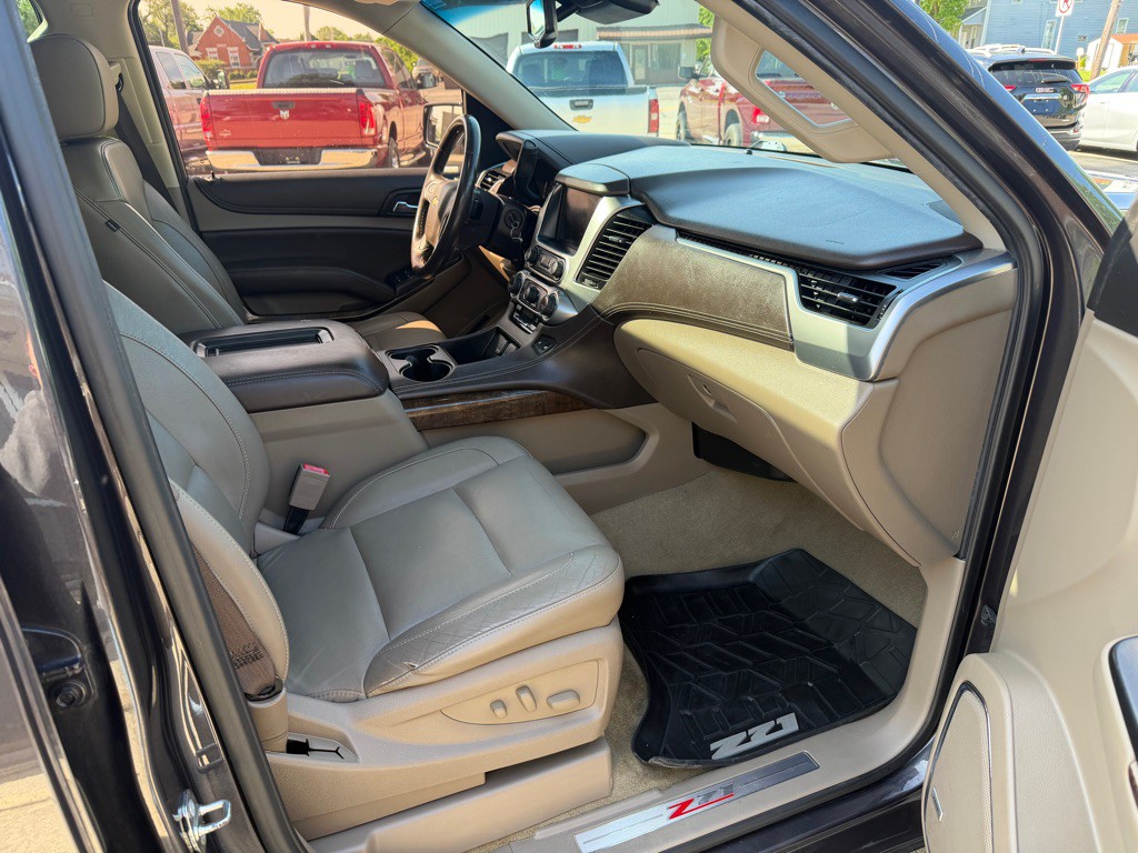 2017 Chevrolet Tahoe Image 3