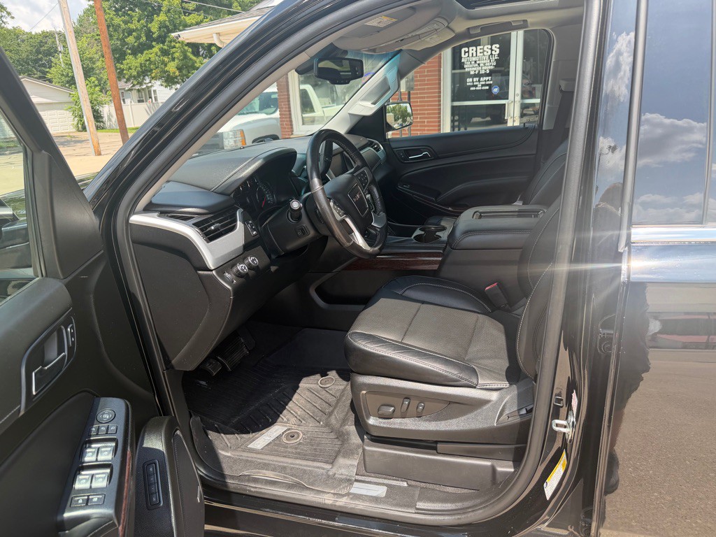 2020 GMC Yukon Image 3