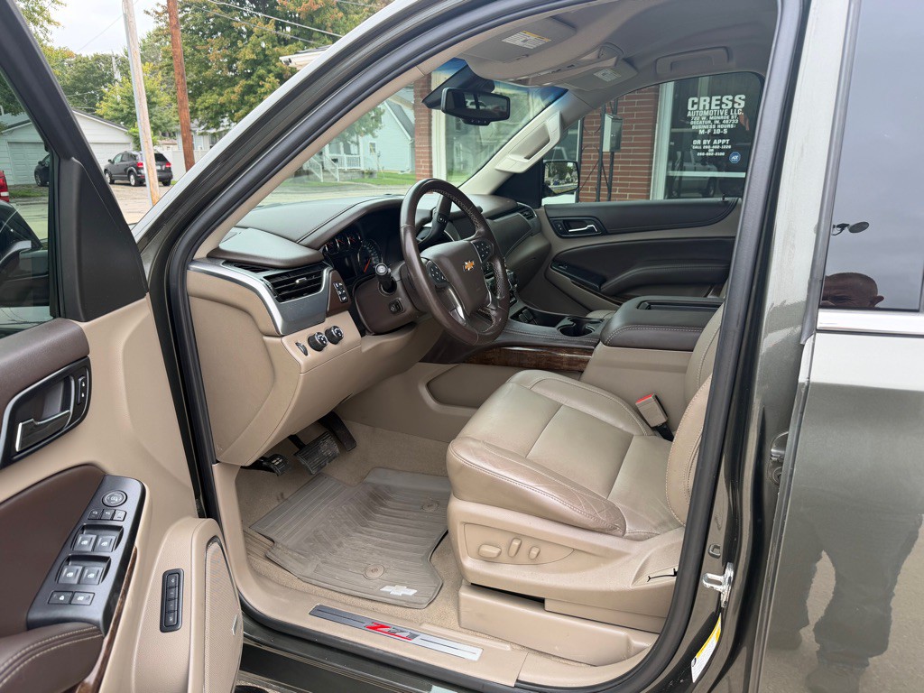 2019 Chevrolet Suburban Image 14