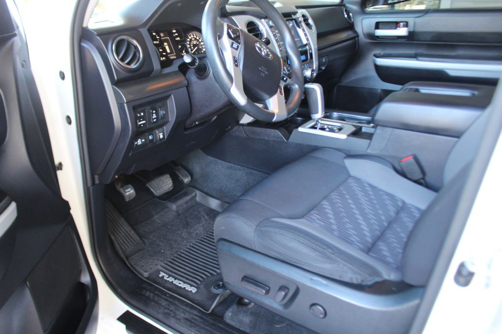 2021 Toyota Tundra Image 18