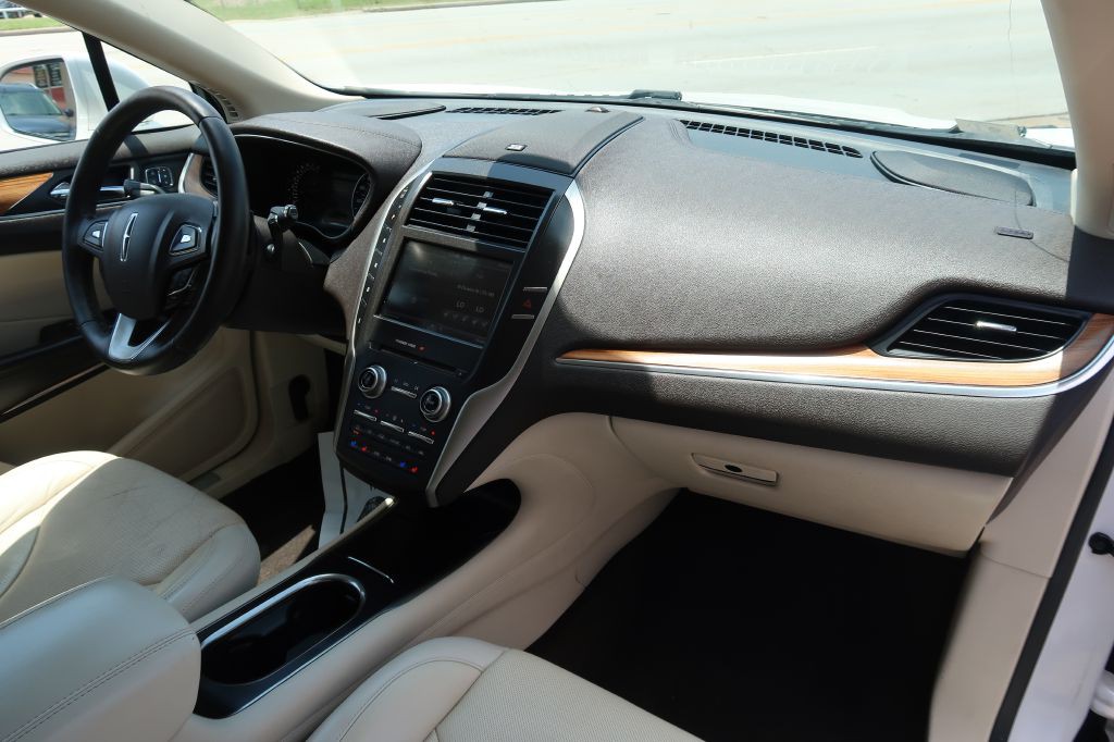 2015 Lincoln MKC Image 8