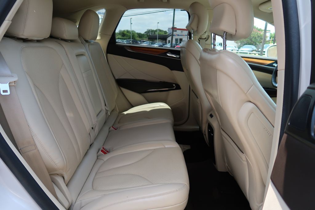 2015 Lincoln MKC Image 9
