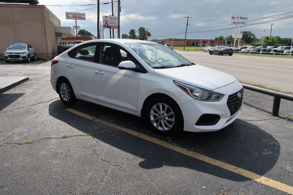 2018 Hyundai Accent Image 2