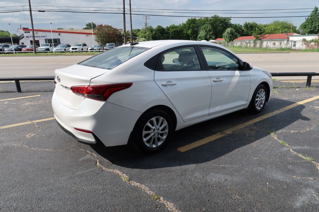 2018 Hyundai Accent Image 3