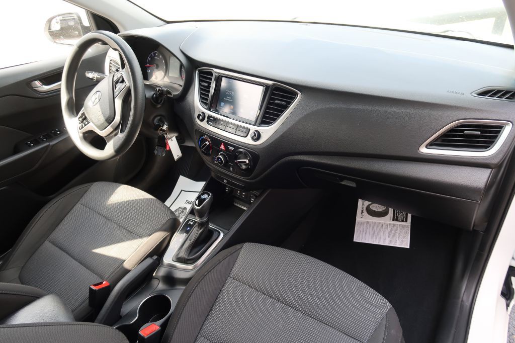 2018 Hyundai Accent Image 9