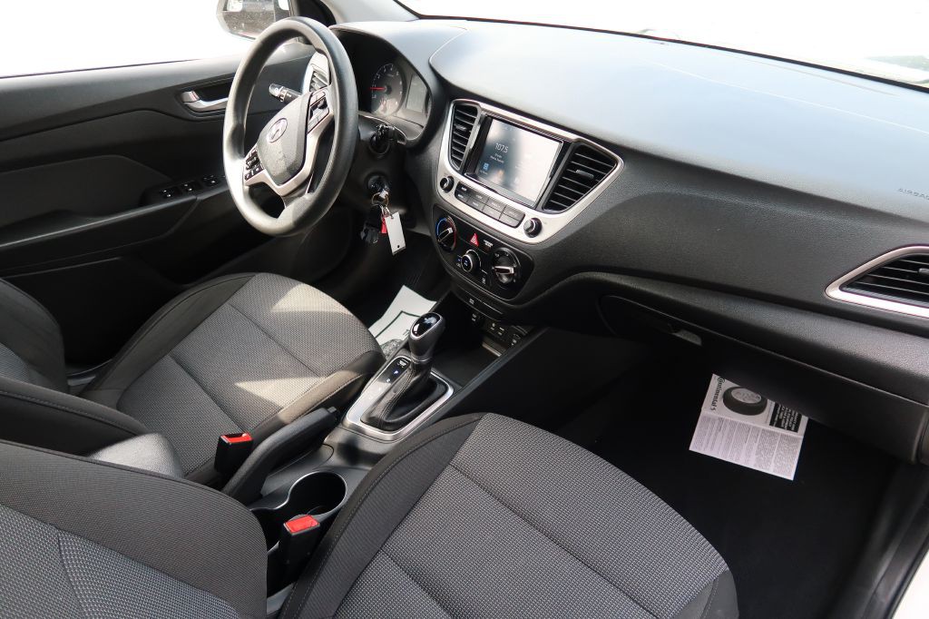 2018 Hyundai Accent Image 11