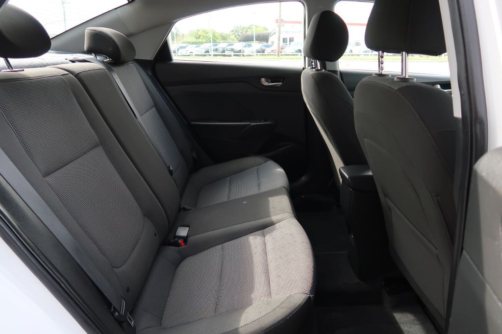 2018 Hyundai Accent Image 12