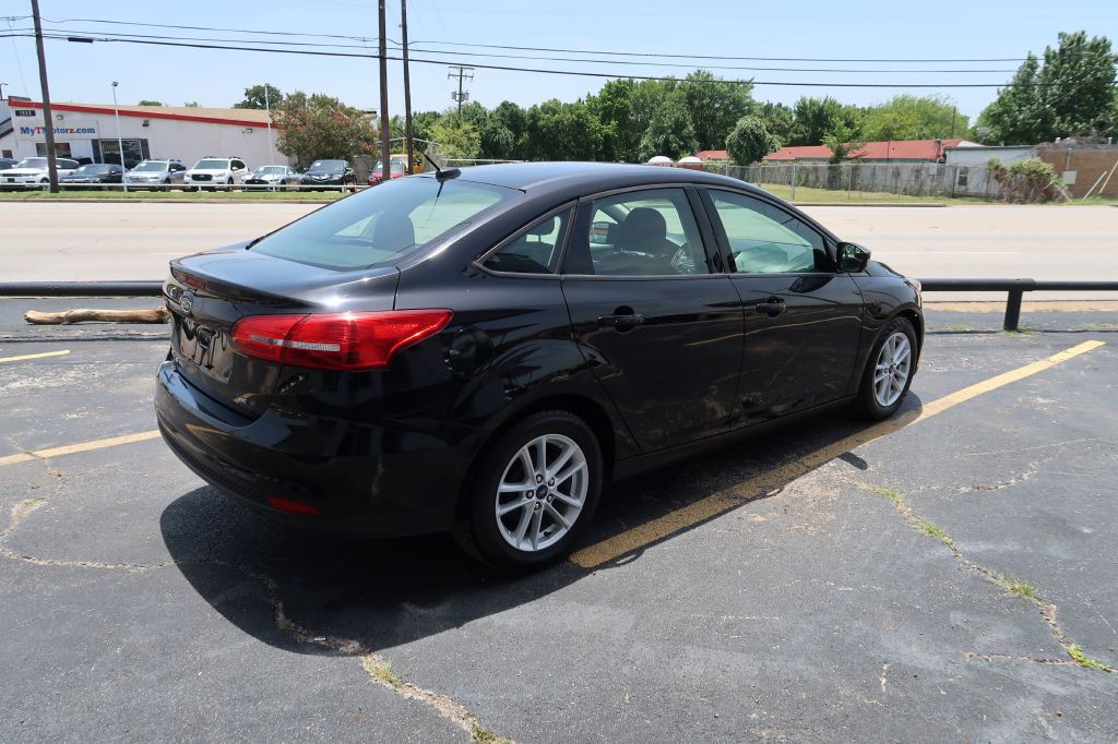 2017 Ford Focus Image 3