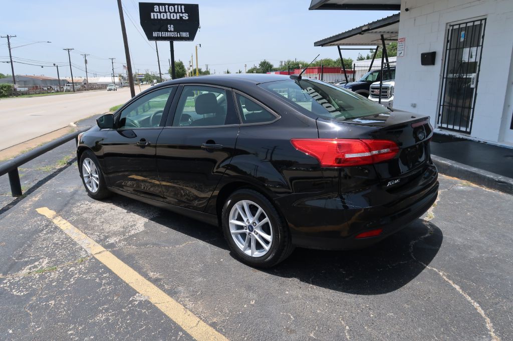 2017 Ford Focus Image 4