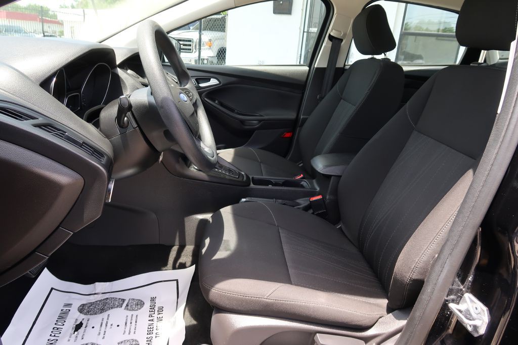2017 Ford Focus Image 5