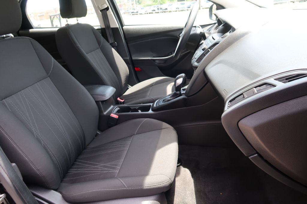 2017 Ford Focus Image 9