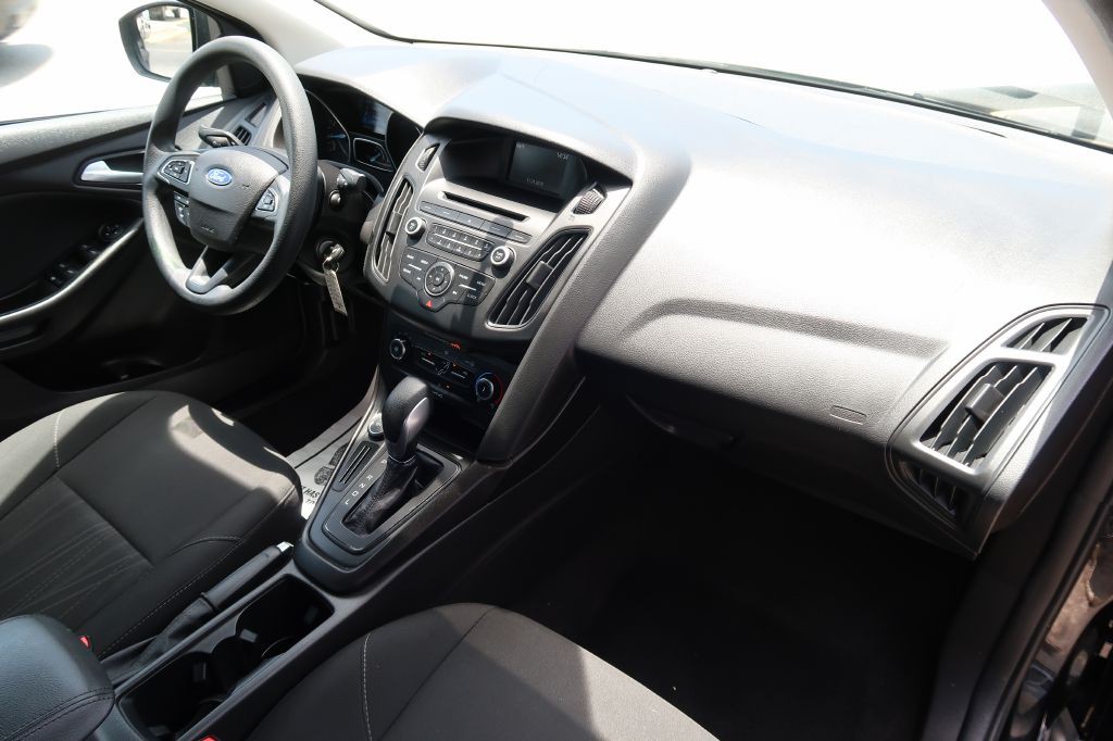 2017 Ford Focus Image 10