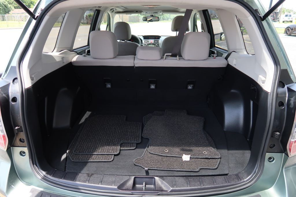 2014 Subaru Forester Image 8