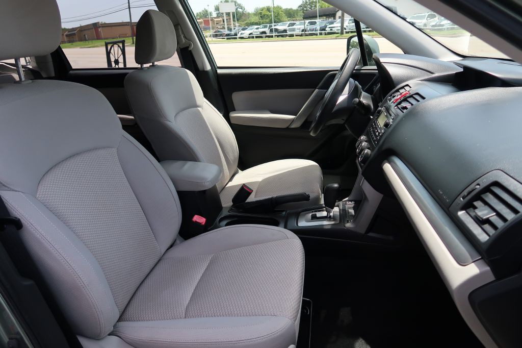 2014 Subaru Forester Image 10
