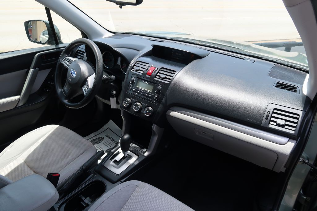 2014 Subaru Forester Image 11