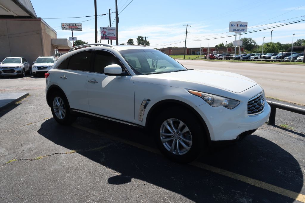 2011 INFINITI FX35 Image 2