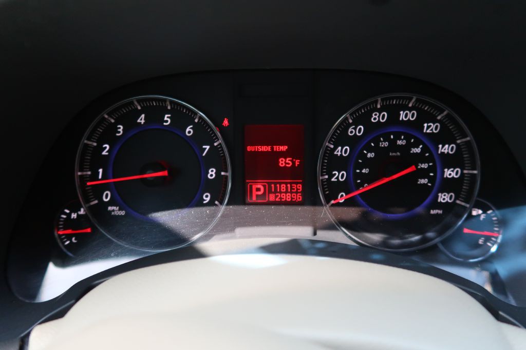 2011 INFINITI FX35 Image 13