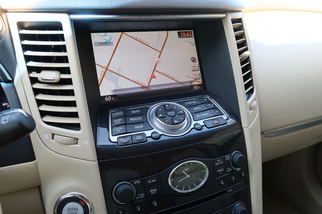2011 INFINITI FX35 Image 14