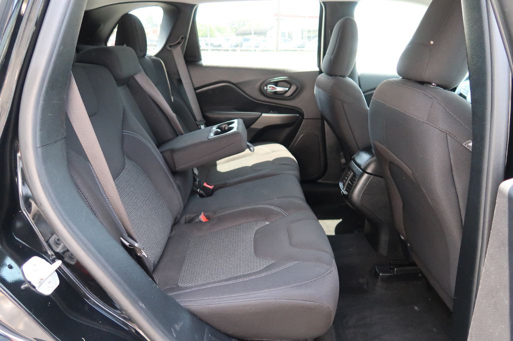 2020 Jeep Cherokee Image 8