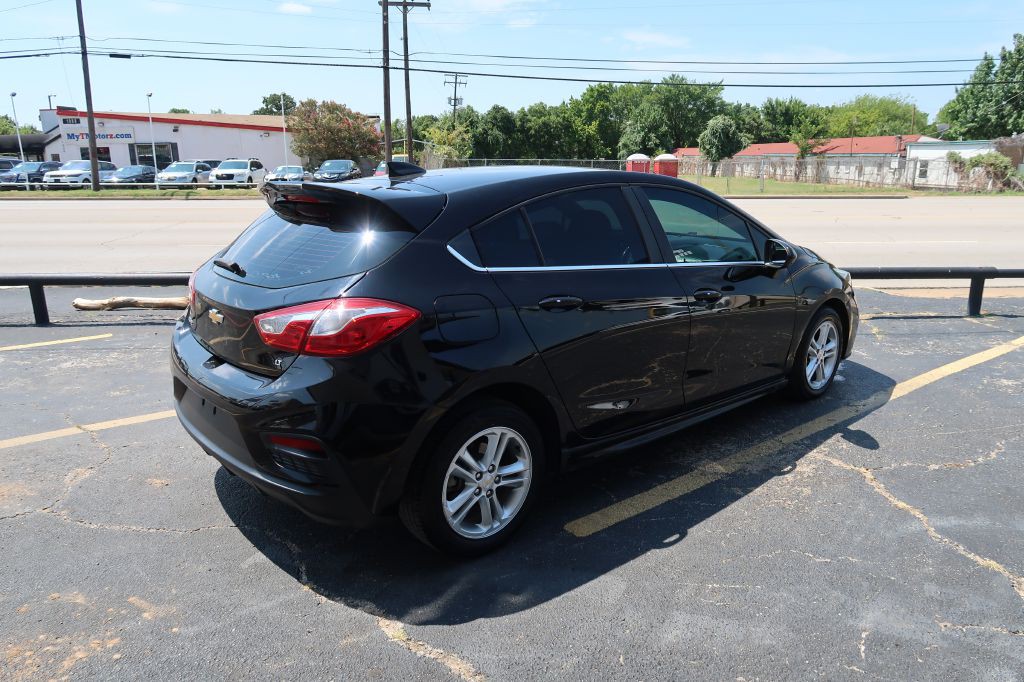 2018 Chevrolet Cruze Image 3
