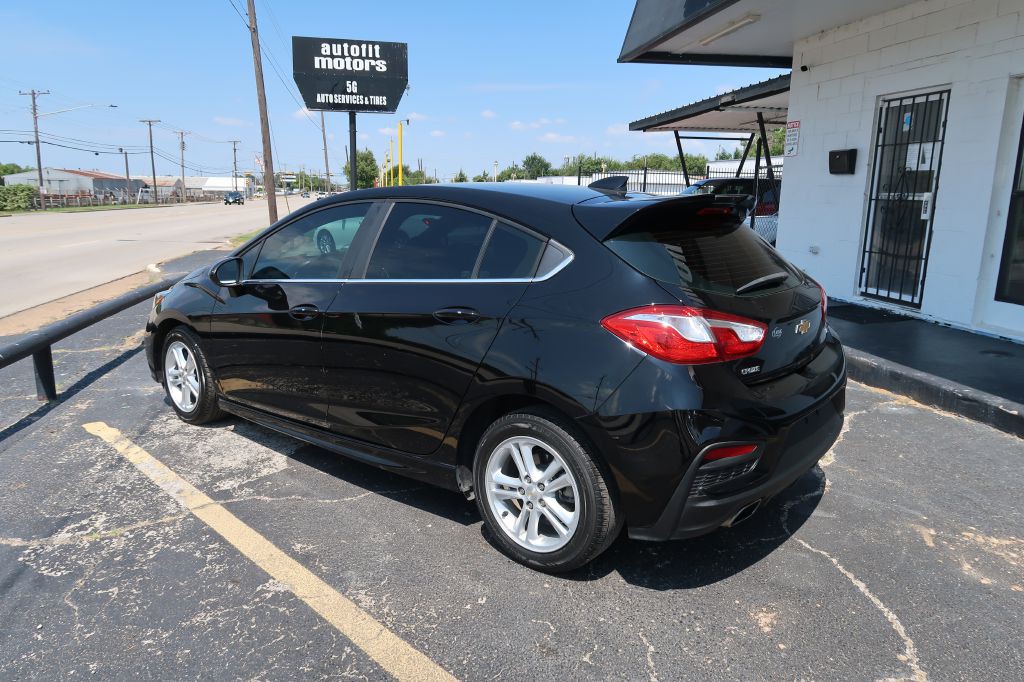 2018 Chevrolet Cruze Image 4