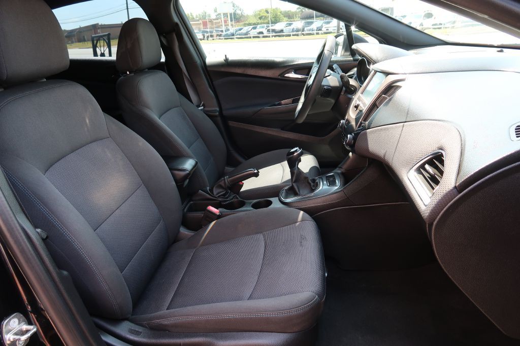 2018 Chevrolet Cruze Image 9