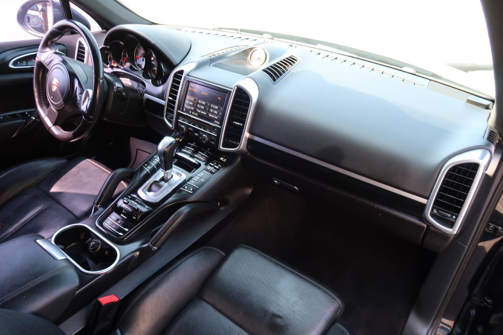 2012 Porsche Cayenne Image 11