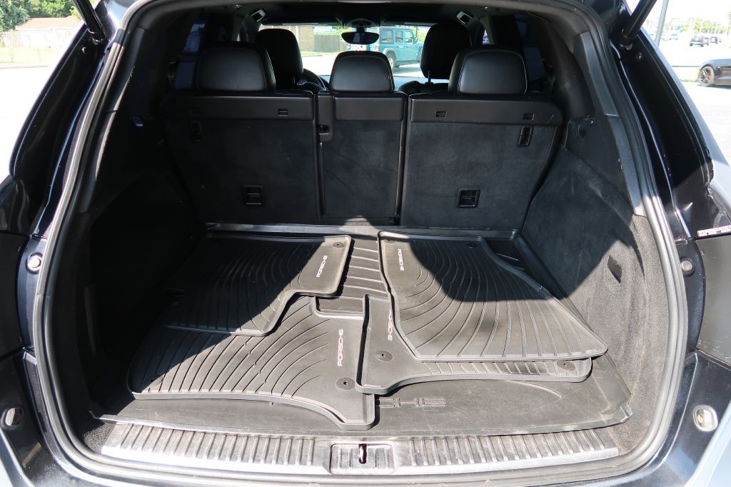 2012 Porsche Cayenne Image 12