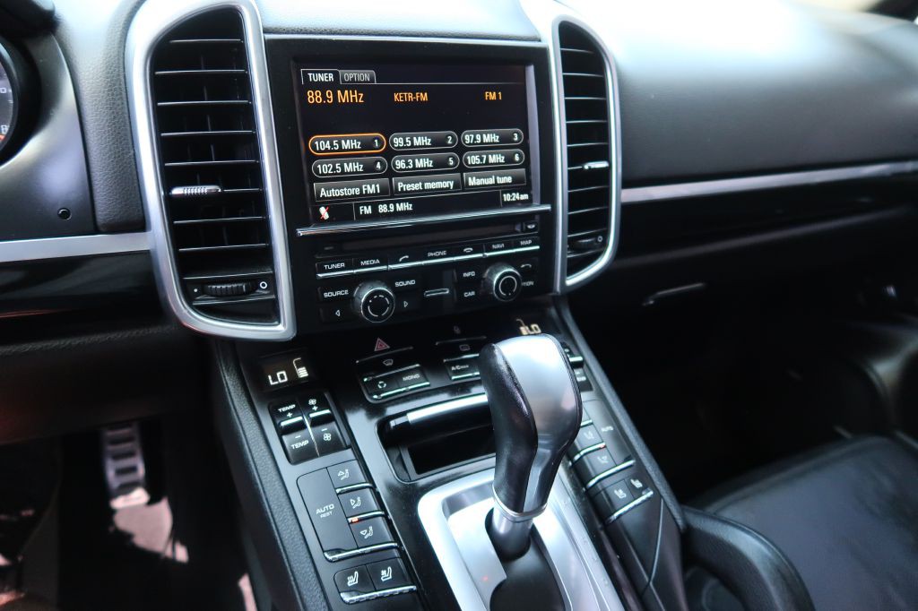 2012 Porsche Cayenne Image 13