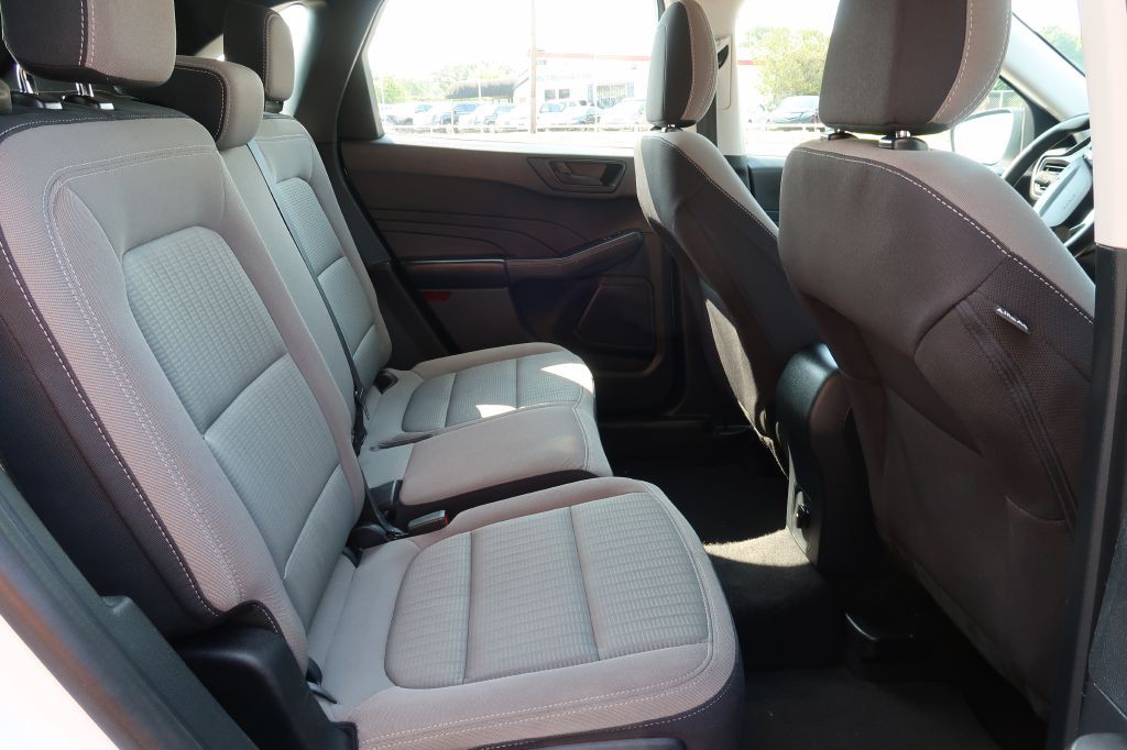 2021 Ford Escape Image 8