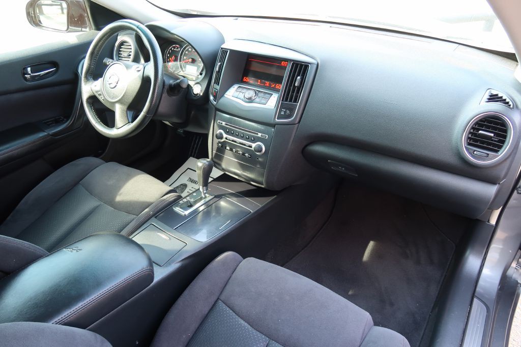 2014 Nissan Maxima Image 10