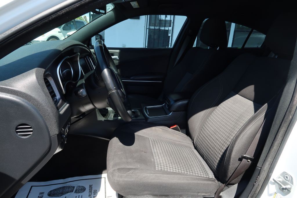 2017 Dodge Charger Image 6