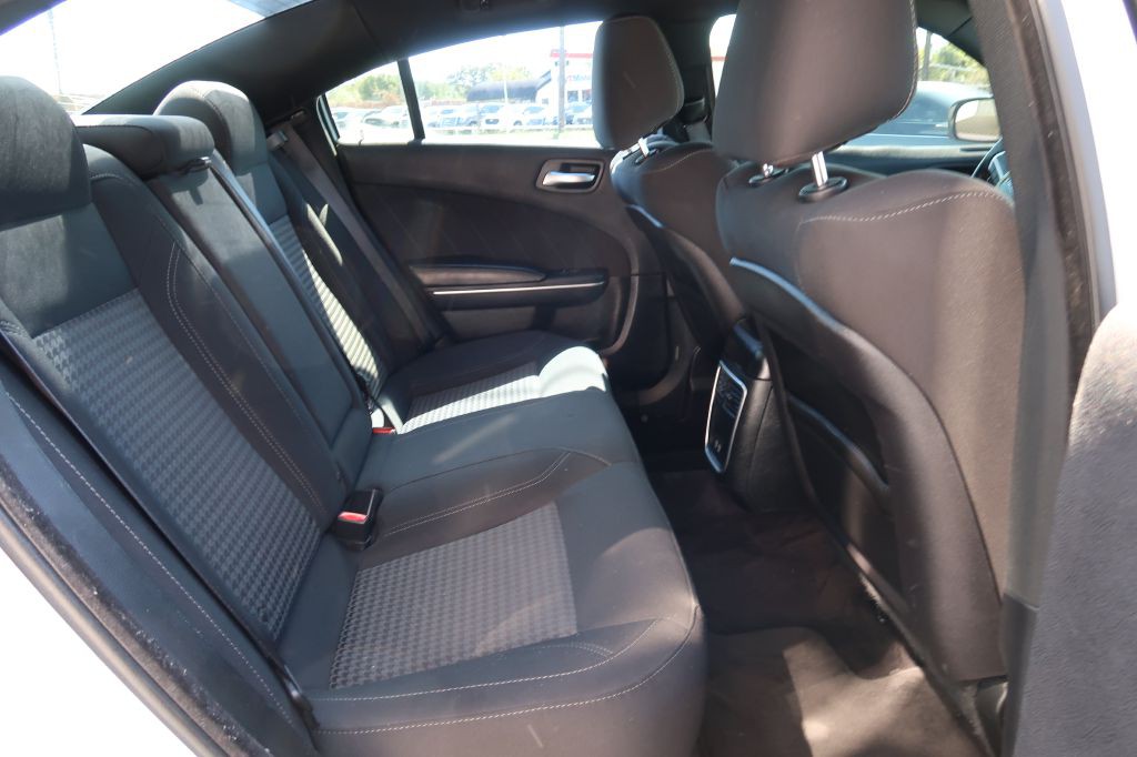 2017 Dodge Charger Image 8