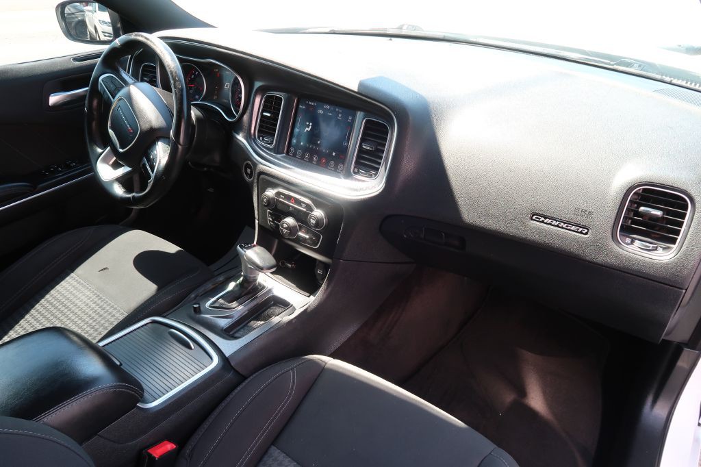 2017 Dodge Charger Image 10