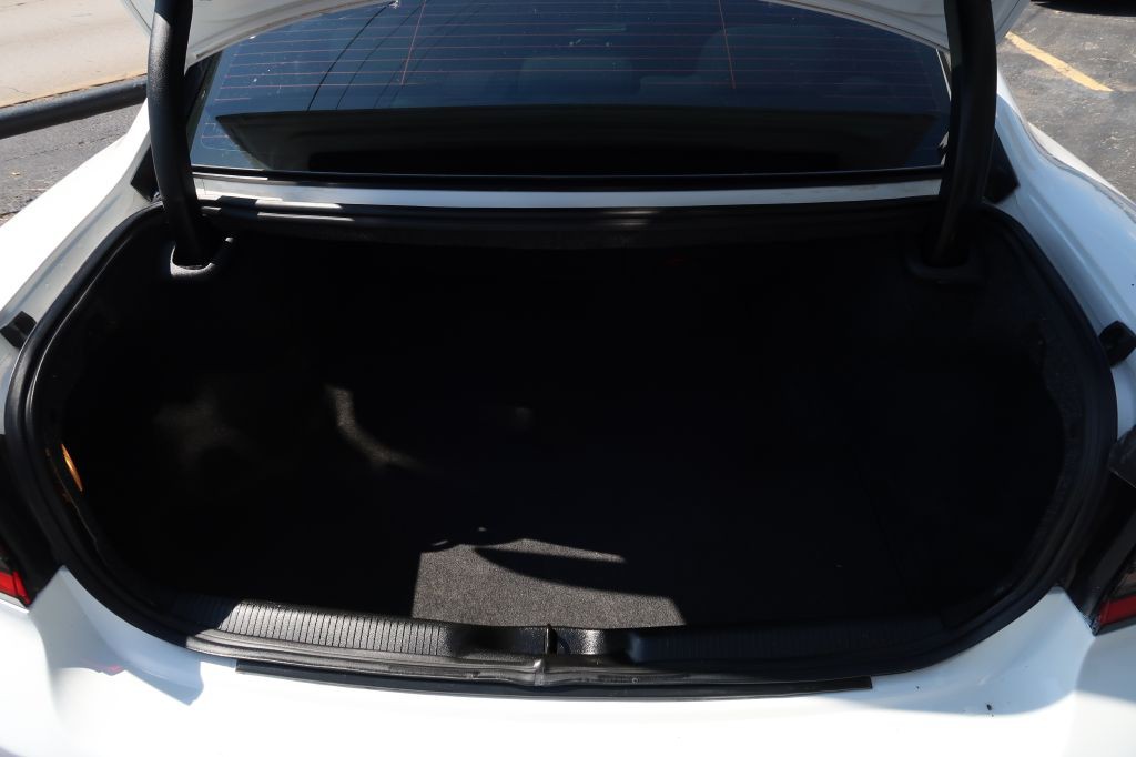 2017 Dodge Charger Image 11