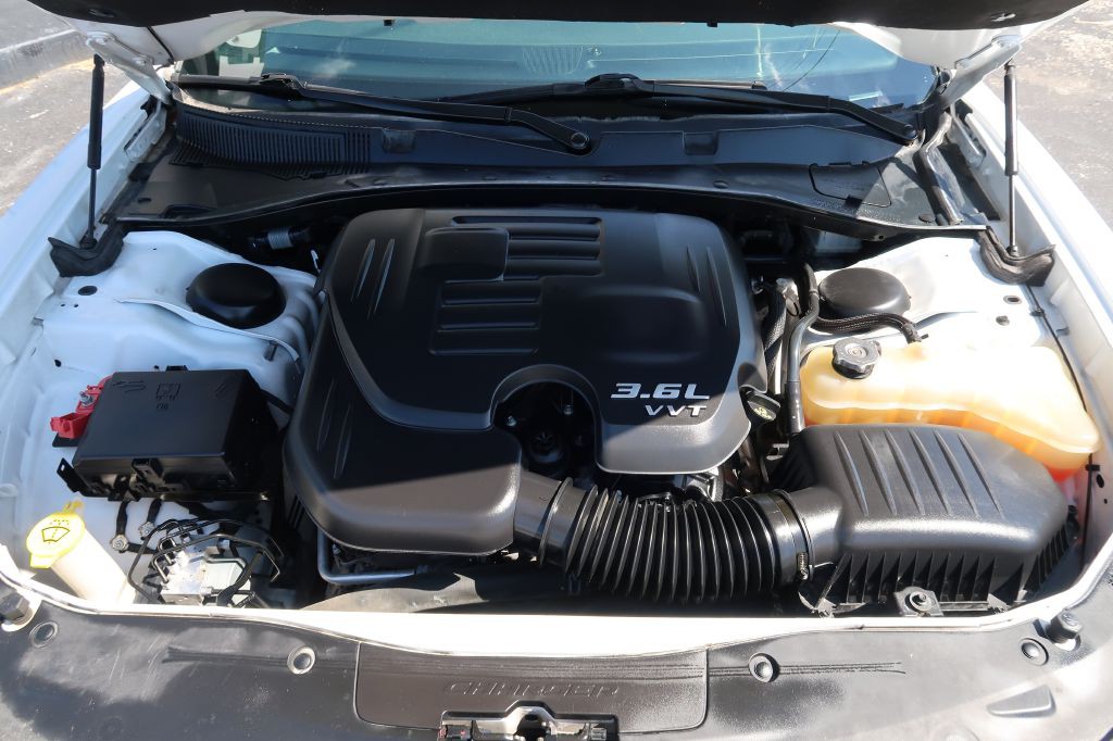 2017 Dodge Charger Image 12