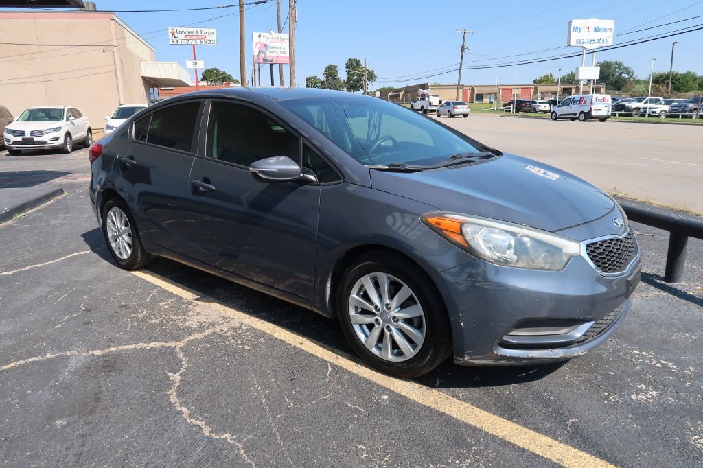 2016 Kia Forte Image 2