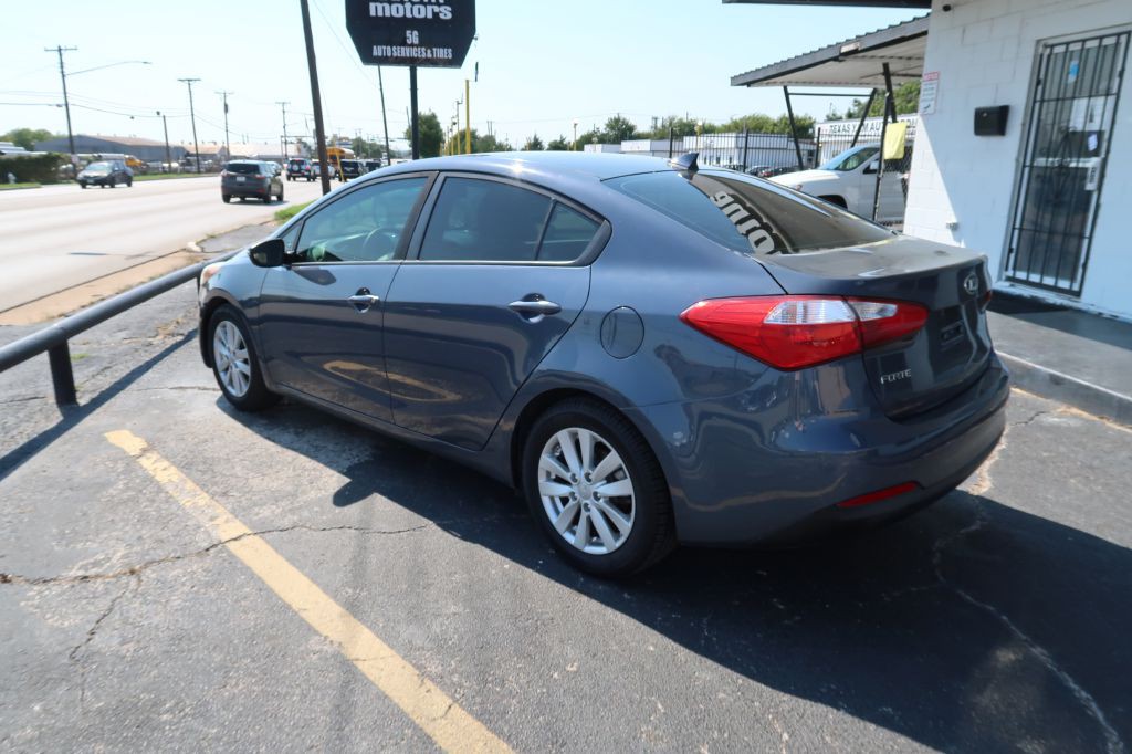 2016 Kia Forte Image 4