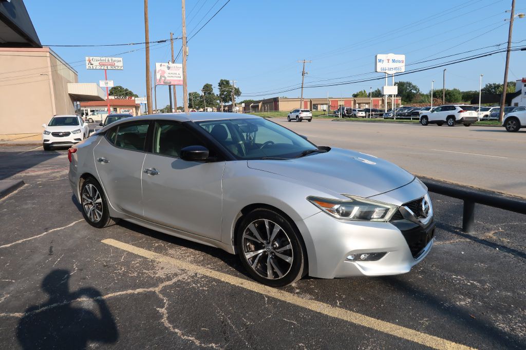 2016 Nissan Maxima Image 2