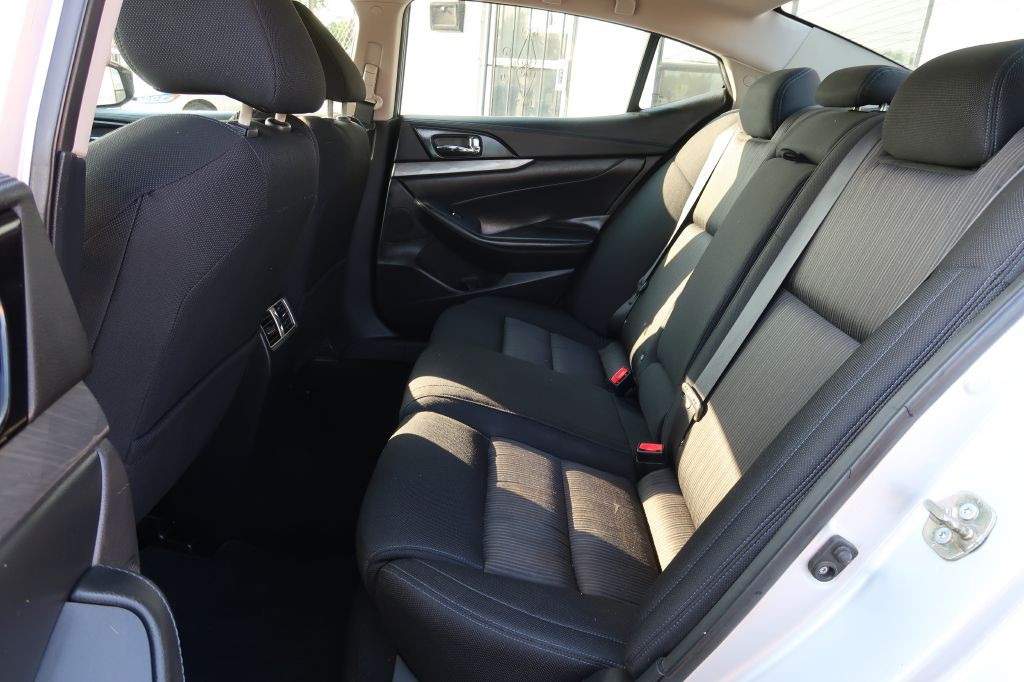 2016 Nissan Maxima Image 7
