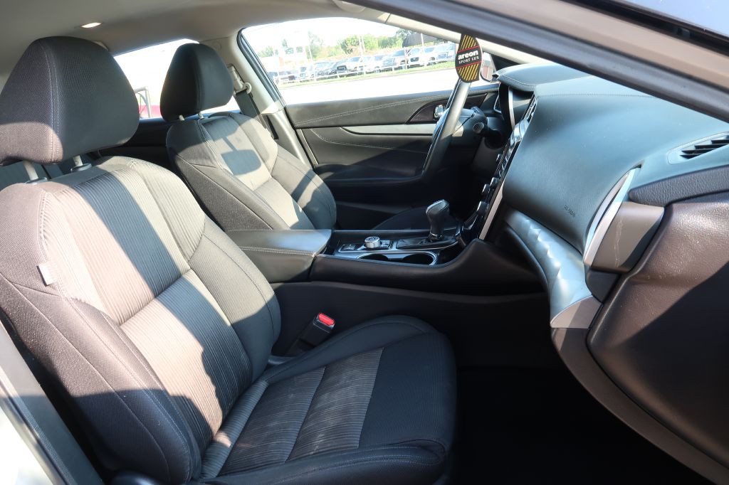 2016 Nissan Maxima Image 9