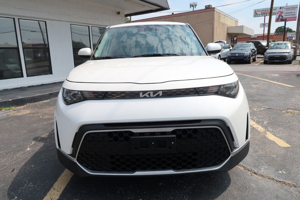 2023 Kia Soul Image 2
