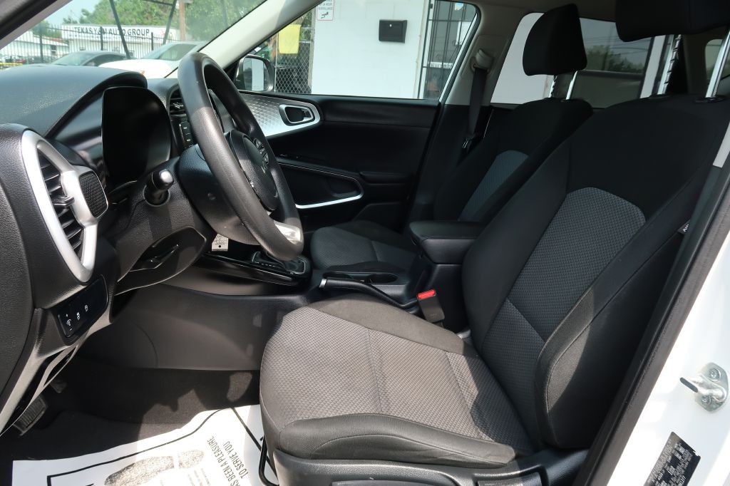2023 Kia Soul Image 6
