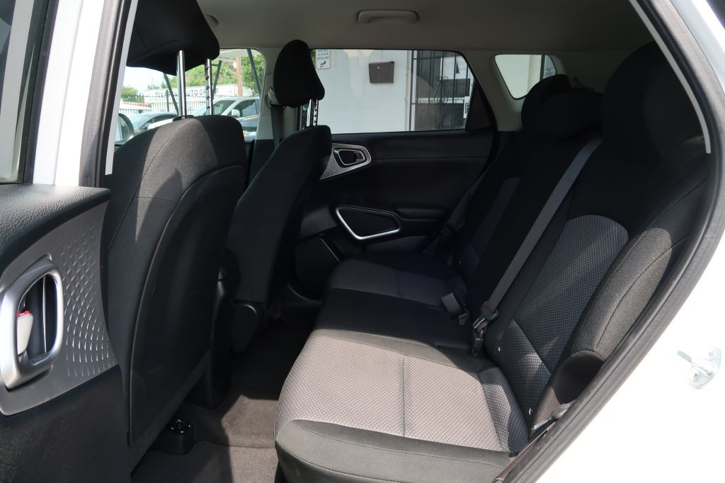2023 Kia Soul Image 8