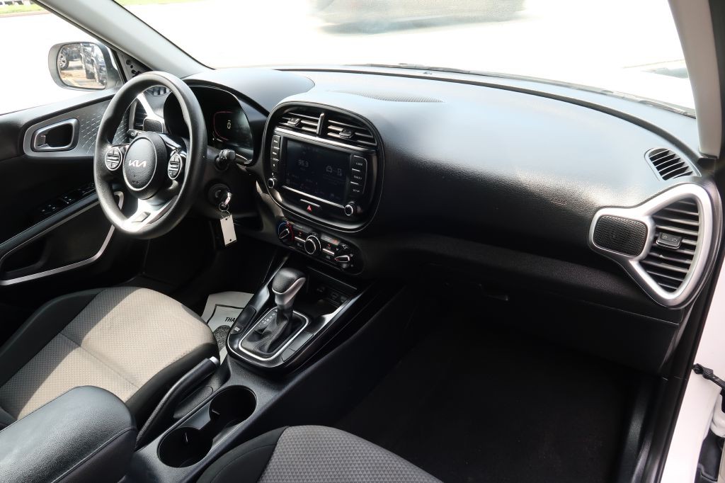 2023 Kia Soul Image 11
