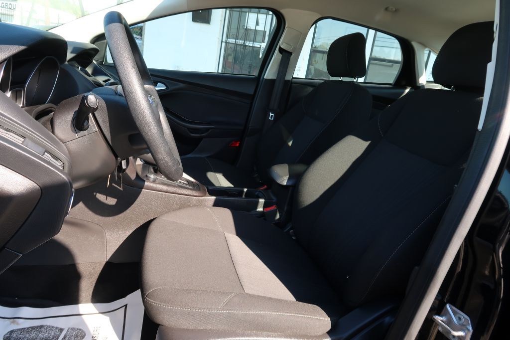 2017 Ford Focus Image 5