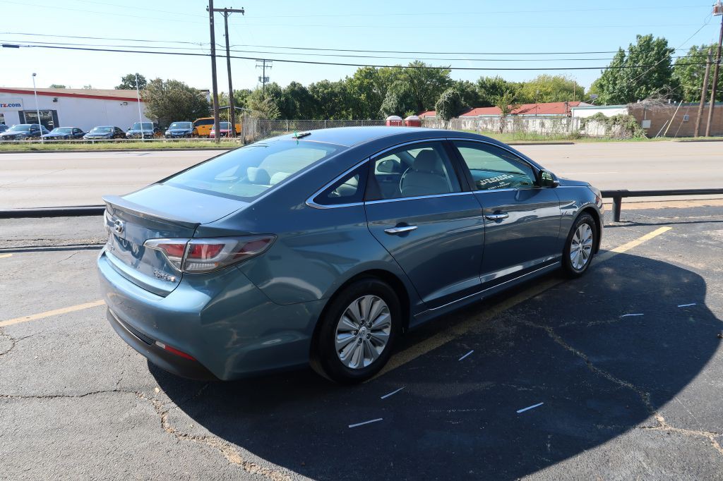 2016 Hyundai Sonata Image 3