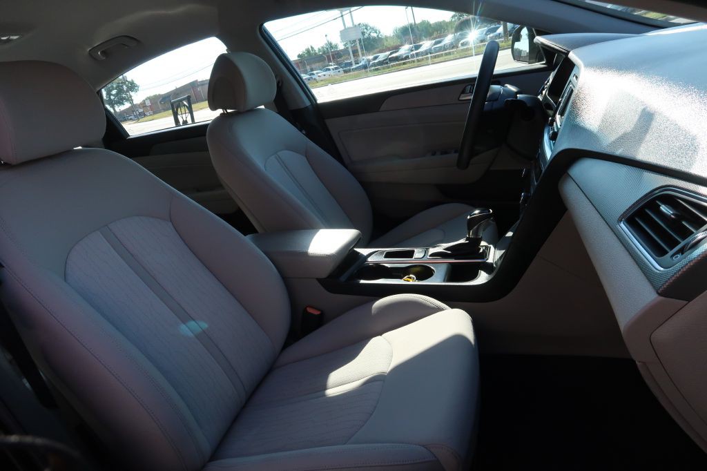 2016 Hyundai Sonata Image 9